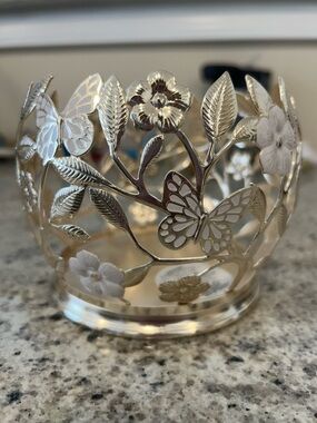 Bath & body works flower butterfly 3 wick candle holder